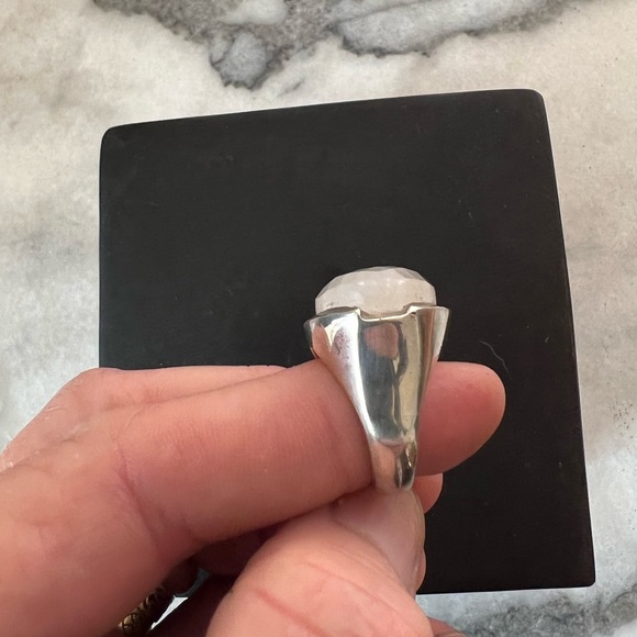 Gorgeous large oval faceted moonstone and sterling silver ring - Picture 7 of 9